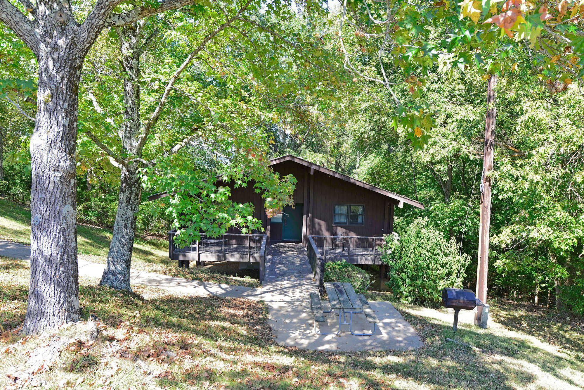 Lake Barkley State Resort Canton Exterior foto